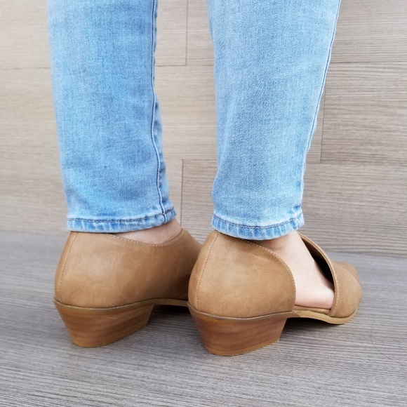 Tan Opened Side Pointy Toe Low Cut  Booties - Picture 3 of 8